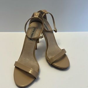 Steve Madden Patent leather heels